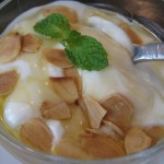 Yogurt with honey & almonds